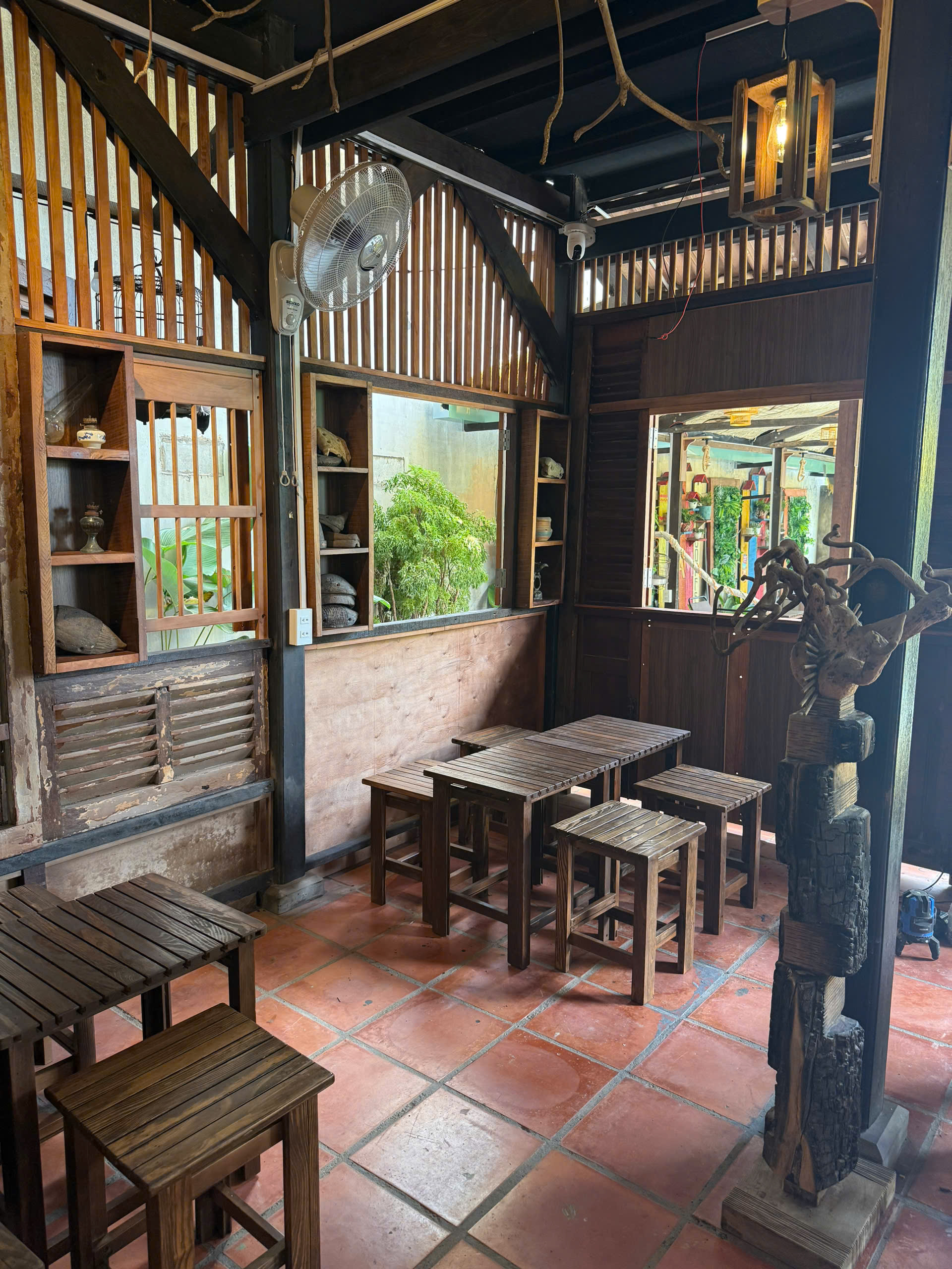 Toàn cảnh quán TRẦM - Cafe & Ẩm thực chay